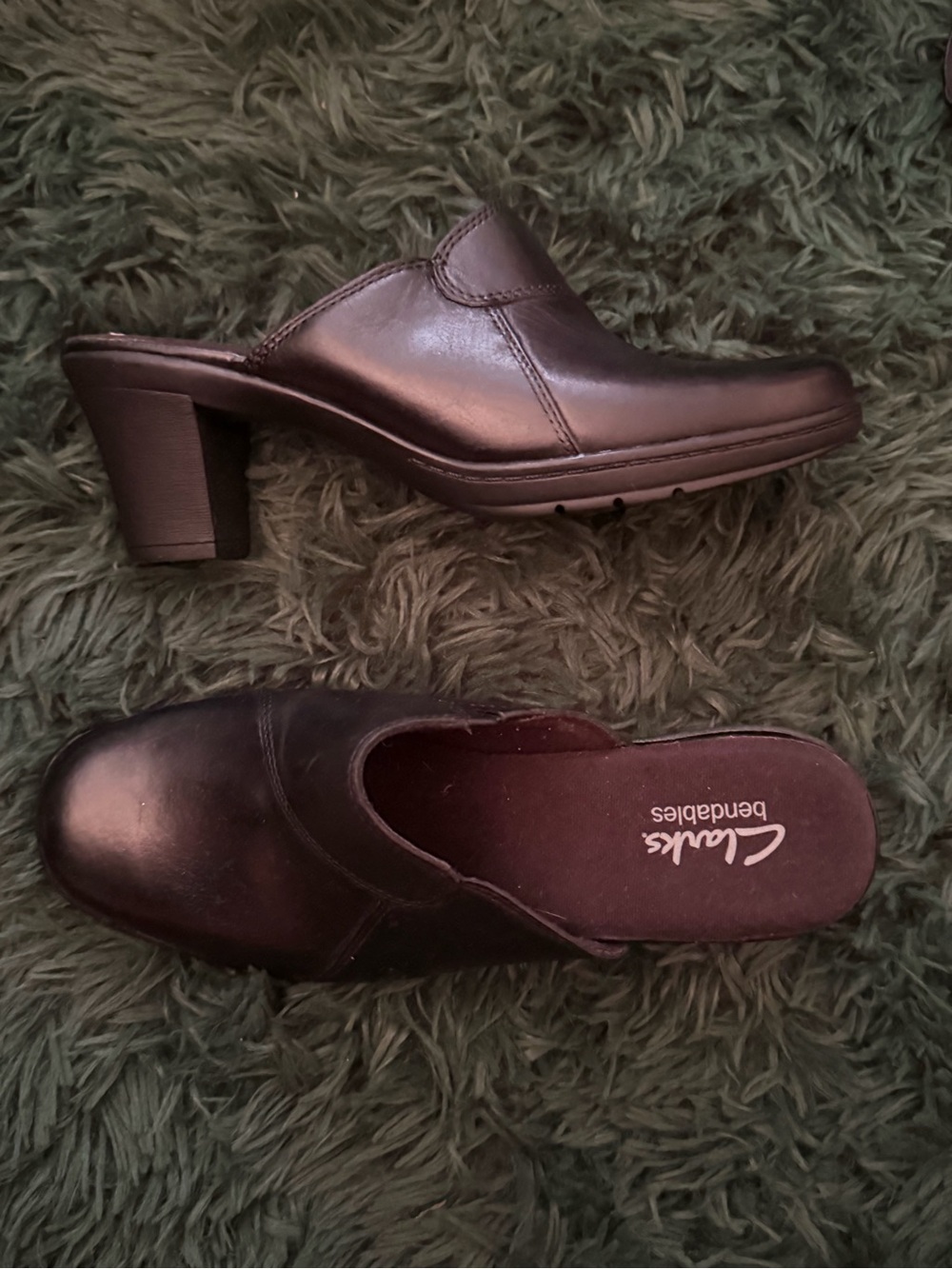 Clarks Bendables Black Leather Mule Clogs | Women’s 7M